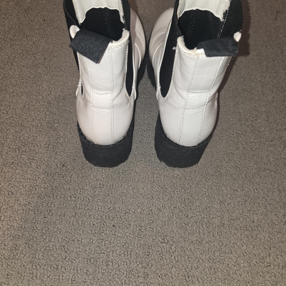 Dirty Laundry White Ankle Boots